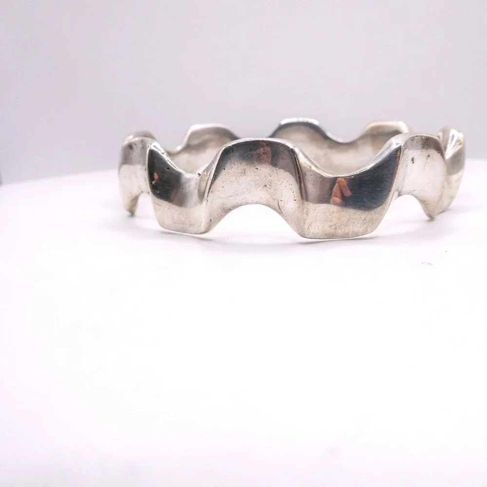 Solid Sterling Silver 925 Egyptian Wave Modernist Bracelet Heavy 52 Grams 8.5